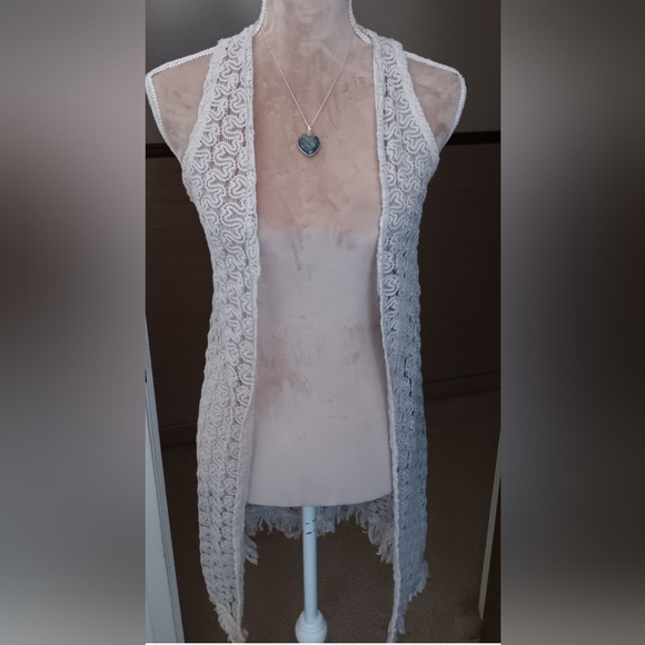 Wallflower~ Crochet Open-Front Fringe Vest – White Neutral Sleeveless Boho Layer - Picture 11 of 11